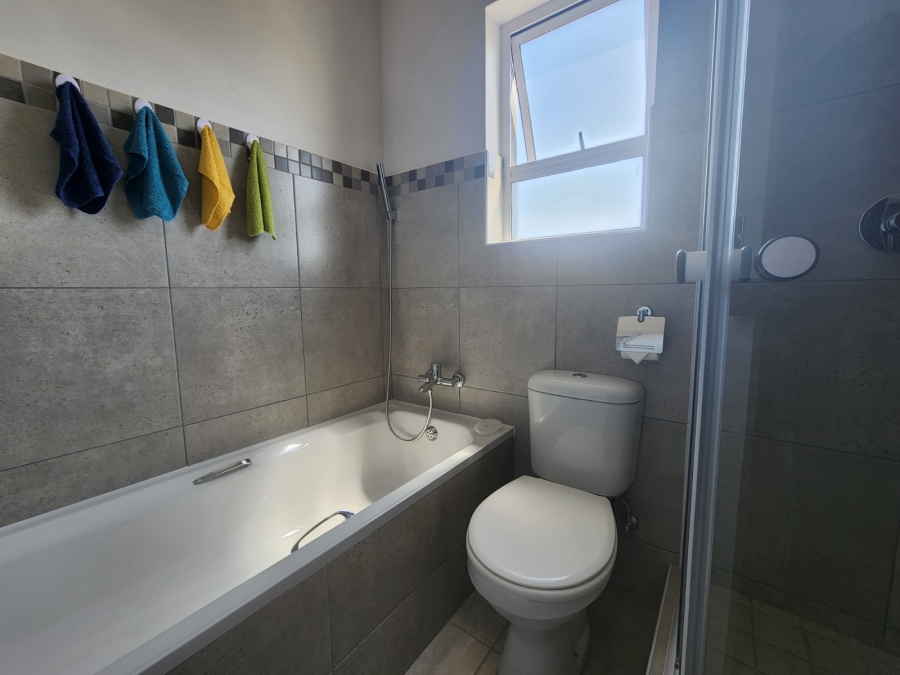 2 Bedroom Property for Sale in Houghton Place Western Cape